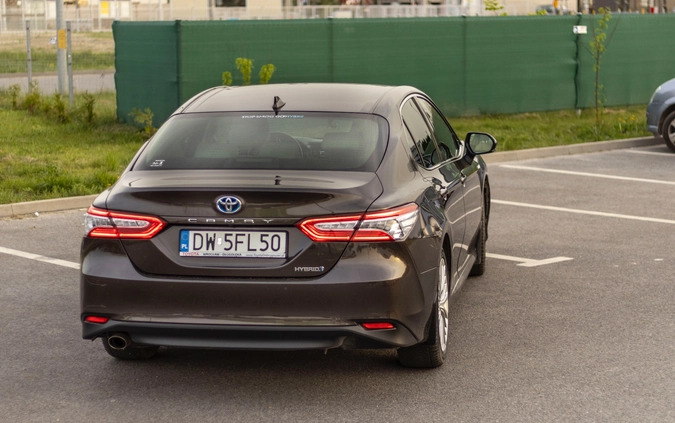 Toyota Camry cena 96900 przebieg: 174000, rok produkcji 2019 z Wrocław małe 781